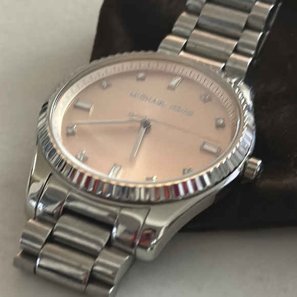 Michael Kore Slim Runway Light Pink Dial Stainless Steel Bracelet Watch MK3239 - Picture 5 of 9